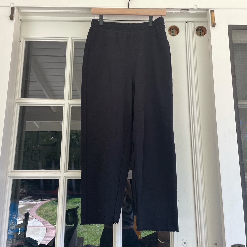 Black cropped sweatpants